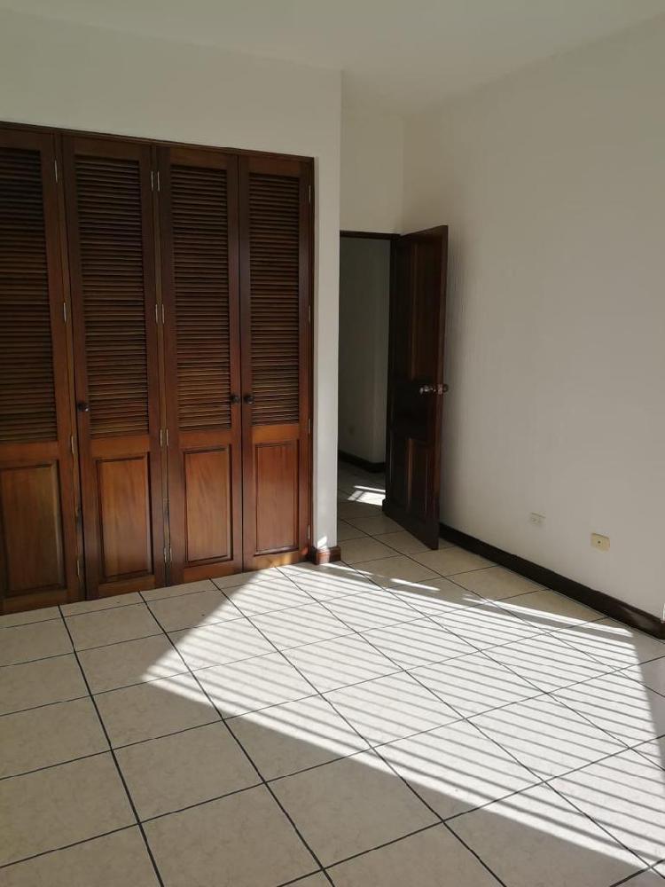 APARTAMENTO EN RENTA, ZONA 15 — foto 9