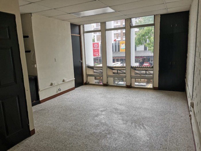 Rento cómoda oficina en excelente ubicación de zona 9. — foto 4