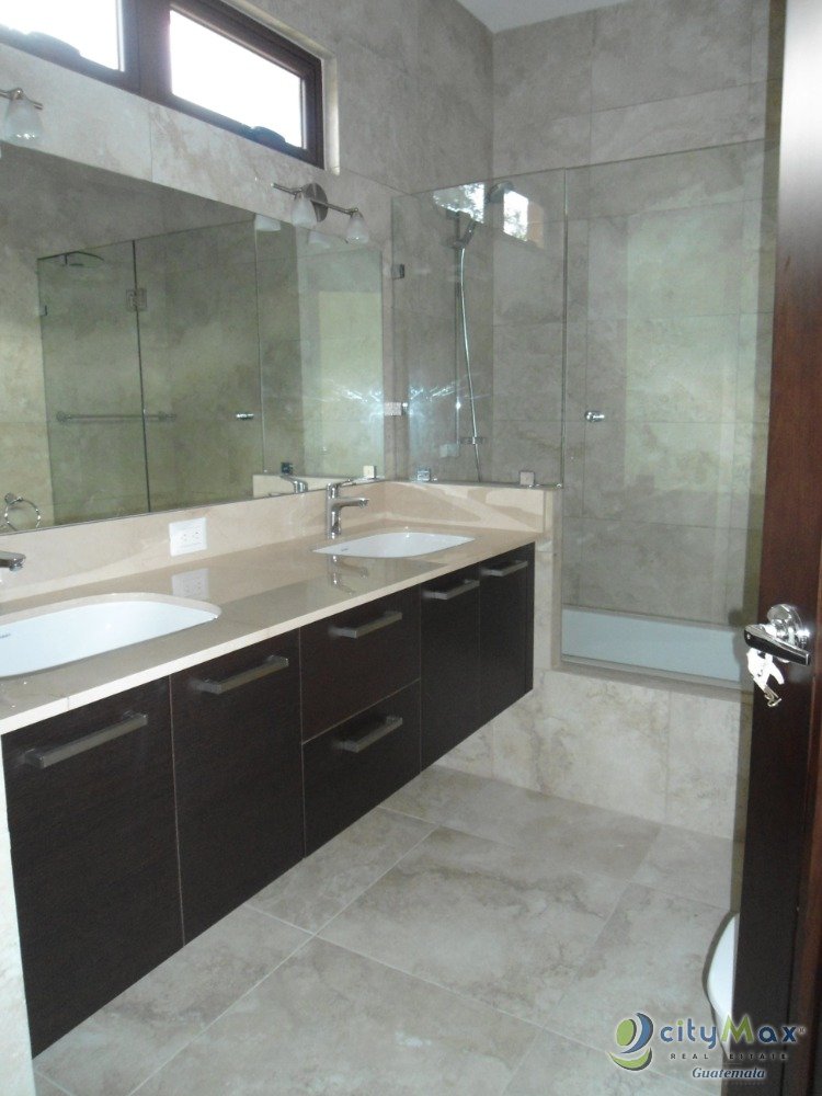 Apartamento en renta en primer nivel zona 14 Guatemala - Miniatura 16