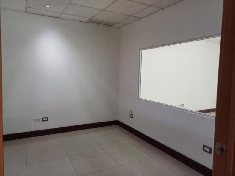 OFICINA EN RENTA EN ZONA 10 — foto 3