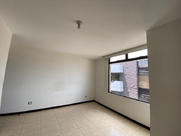 Venta de apartamento en Edificio Mirage, zona 11 - Miniatura 12