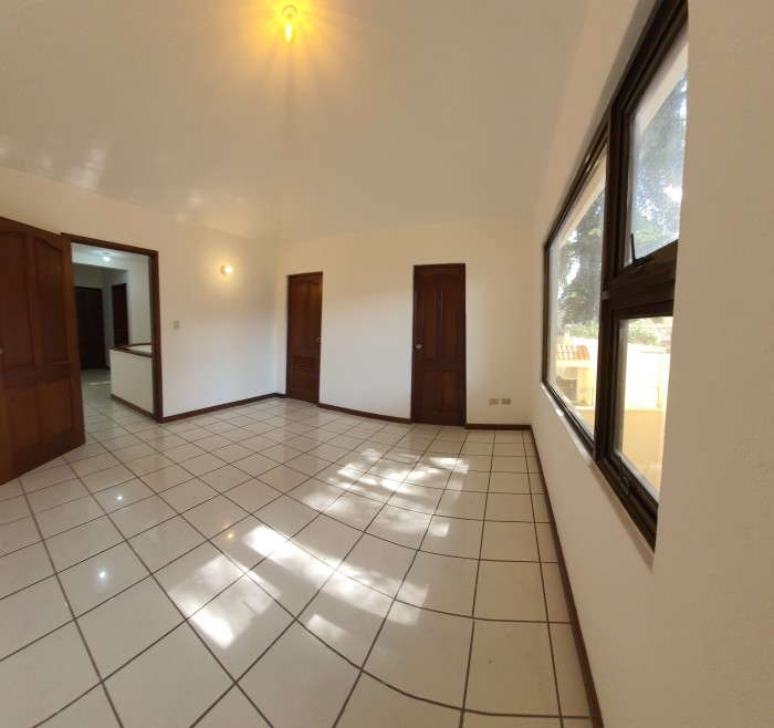 Casa en Renta Zona 10 Guatemala - Miniatura 10