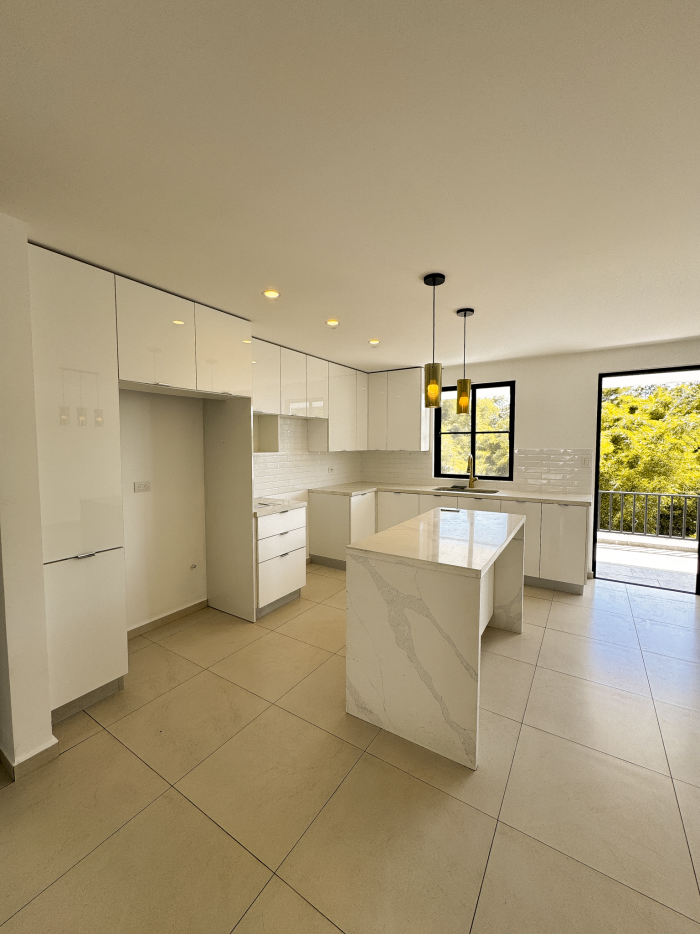 Casa con amplio jardín en venta o alquiler Res Antibes - 3