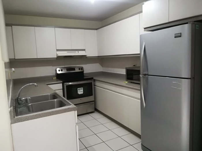 Apartamento amplio en alquiler, zona 14 -Pacifica Plaza - Image 5