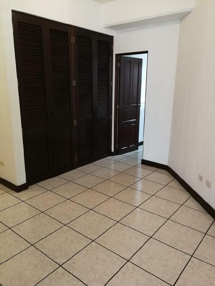 APARTAMENTO EN RENTA, ZONA 15 — foto 5