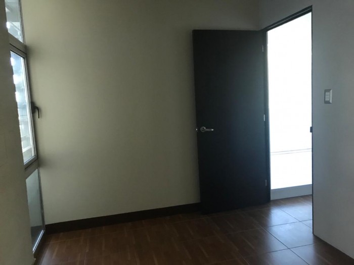 Oficina en alquiler en Domani Zona 15 - Miniatura 6