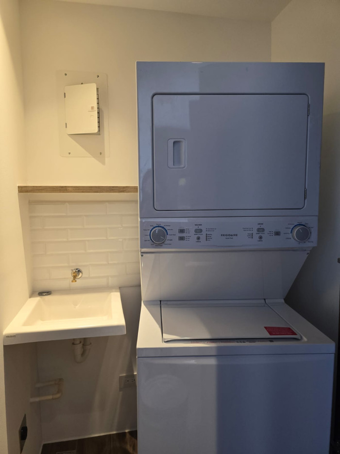 Apartamento en renta en zona 10 Athara - Image 3