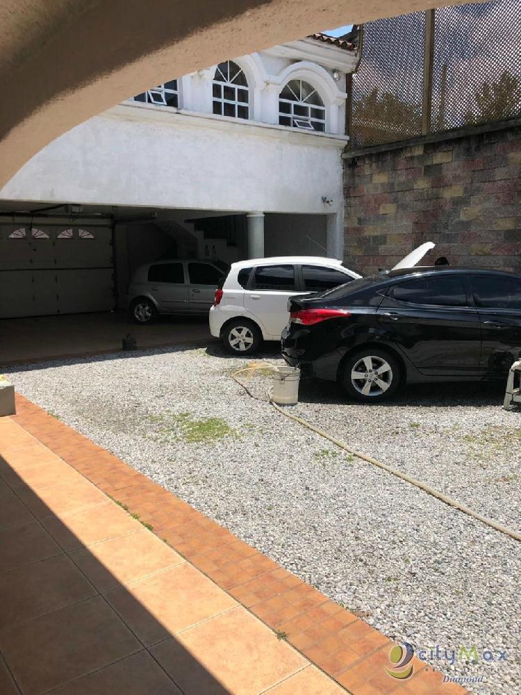 Casa en Venta y Alquiler en Zona 10, Ciudad Guatemala - Image 3
