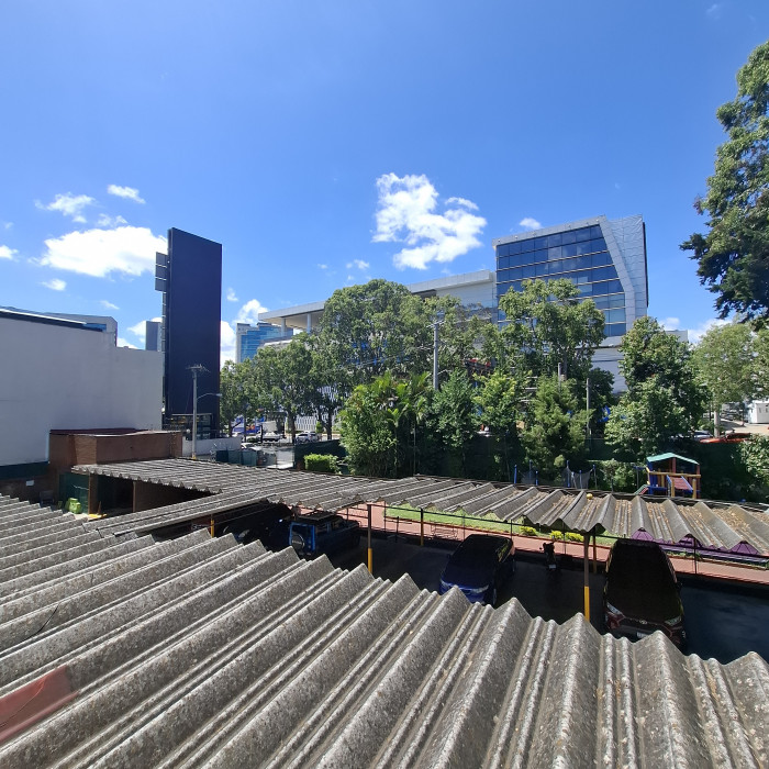 Casa en renta en zona 10 Bulevar Los Próceres - Miniatura 13
