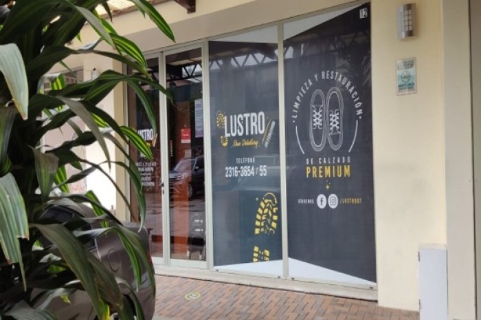 Local zona 15 Plaza - Image 1