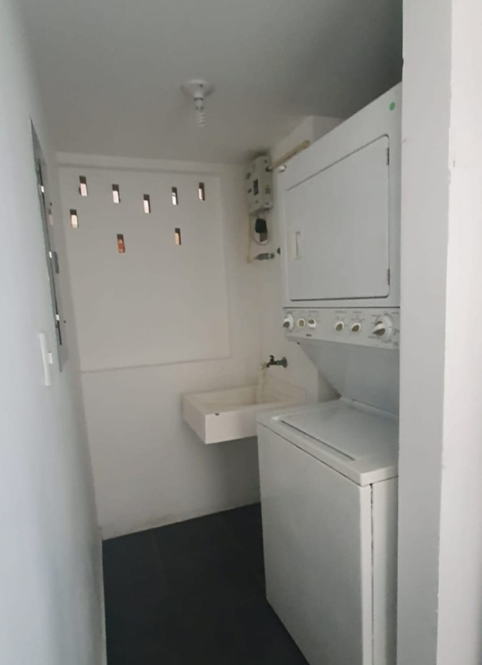 VENDO APARTAMENTO EN MARISCAL UNO UNO ZONA 11 - Image 3