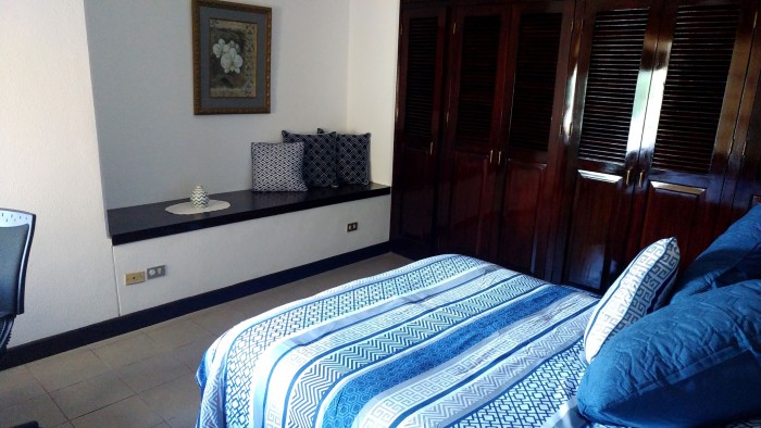 Apartamento amueblado en VENTA y RENTA, zona 15 - Image 1
