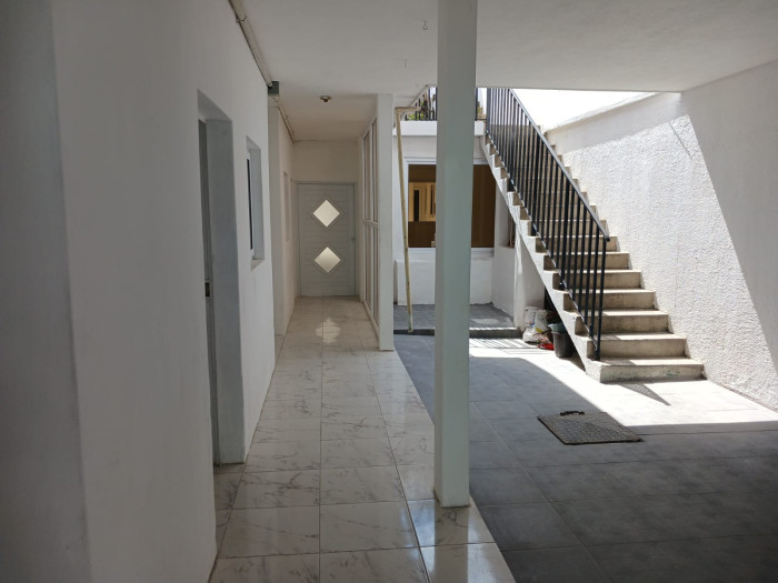 CASA REMODELADA EN VENTA EN ZONA 1 - Image 2