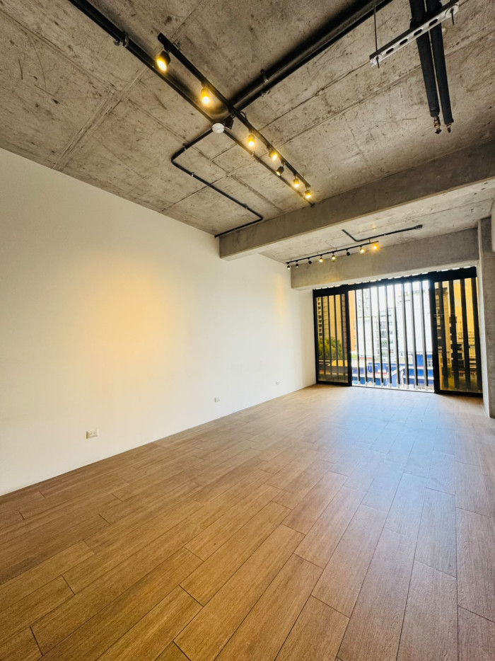 Oficina en venta en zona 4 ciudad Guatemala - Image 2