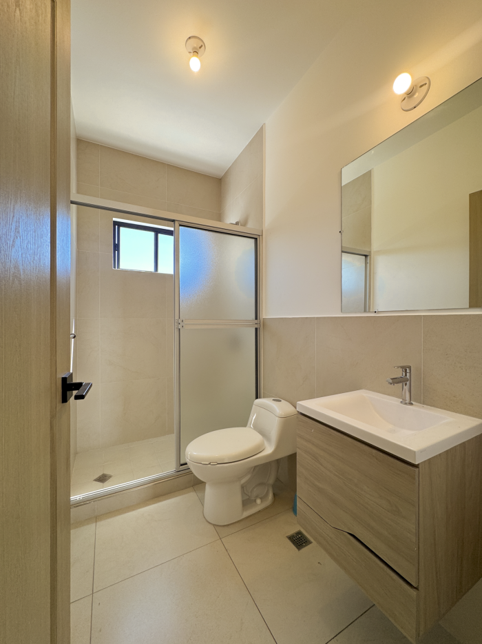 Casa con amplio jardín en venta o alquiler Res Antibes - 15