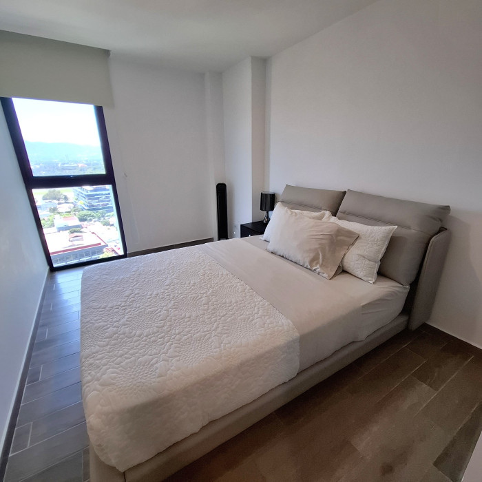 Apartamento Amueblado de 3 Habitaciones en Parque 14 - Image 5