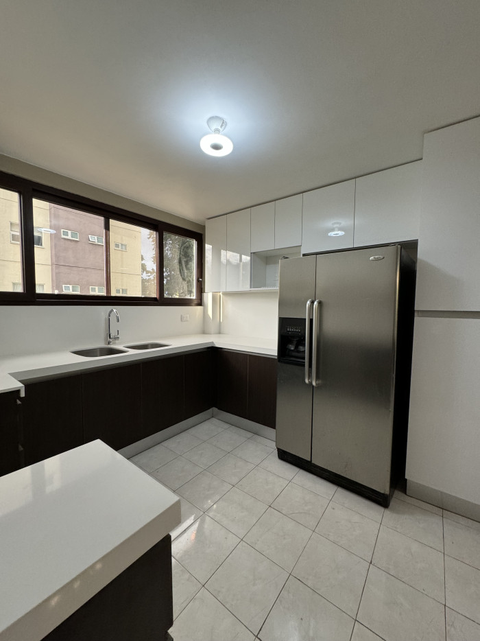 Casa tipo townhouse en Renta zona 15 Vista Hermosa 2.