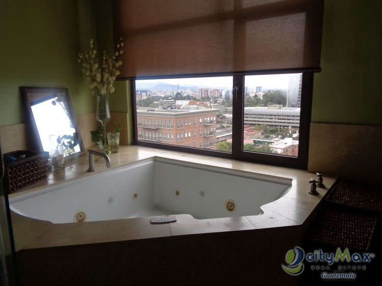 SE VENDE y RENTA Apartamento Exclusivo En Zona 10 - Miniatura 10