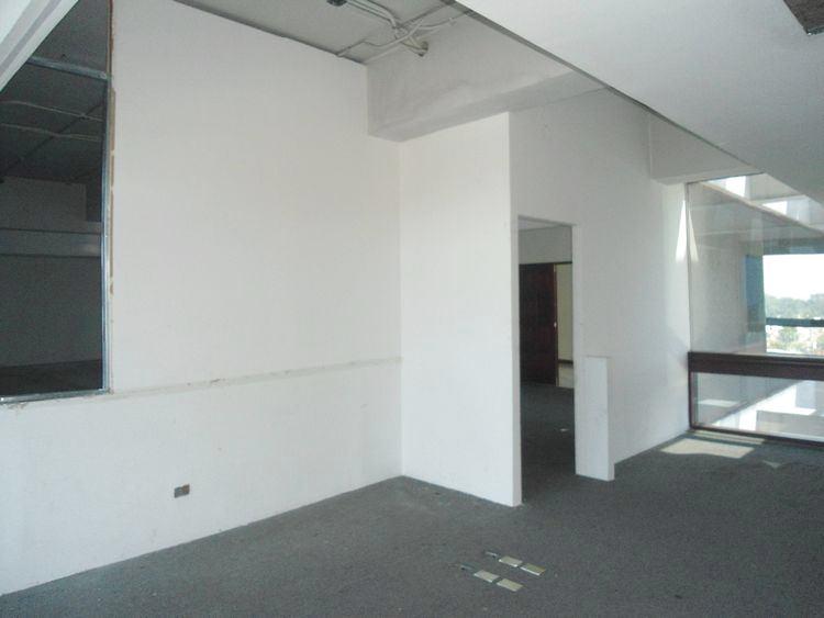 OFICINA COMERCIAL EN RENTA EN CALZADA ROOSEVELT - Image 2
