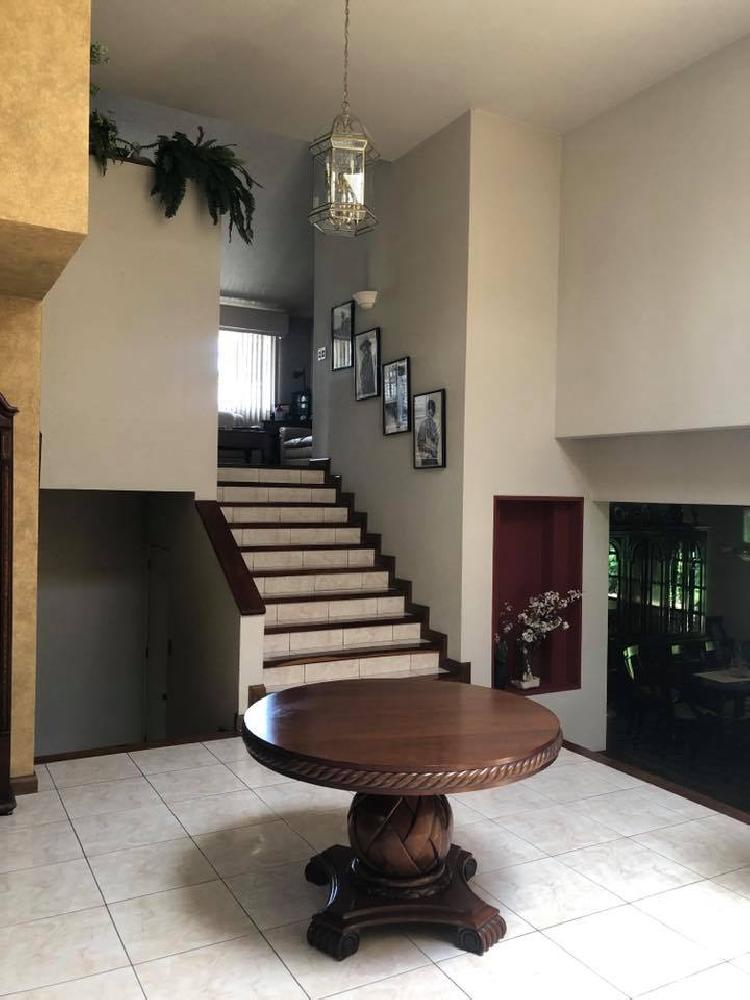 Linda casa en venta en Las Luces