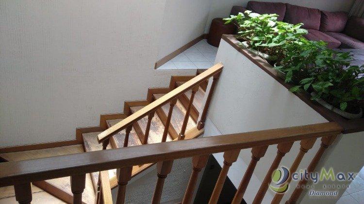 En Venta Amplia casa en condominio en zona 10 - Miniatura 9