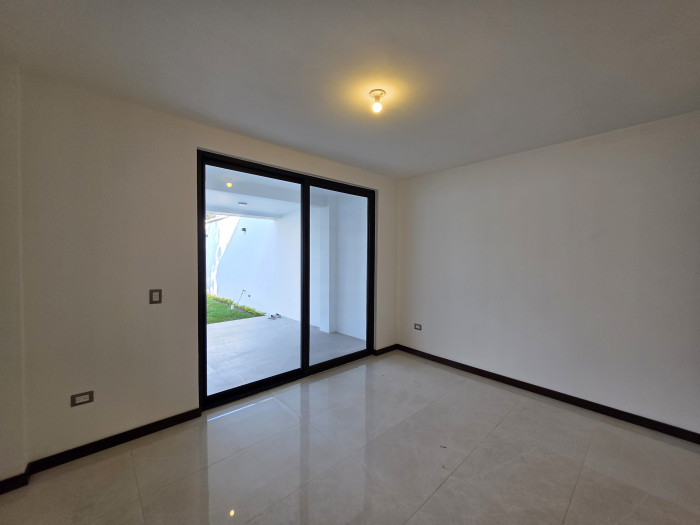 LUJOSA CASA NUEVA EN VENTA EN SAN CRISTOBAL Z8 MIXCO — foto 6