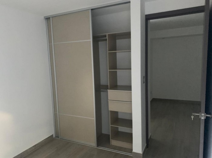 Apartamento en Venta Zona 15 - Image 3