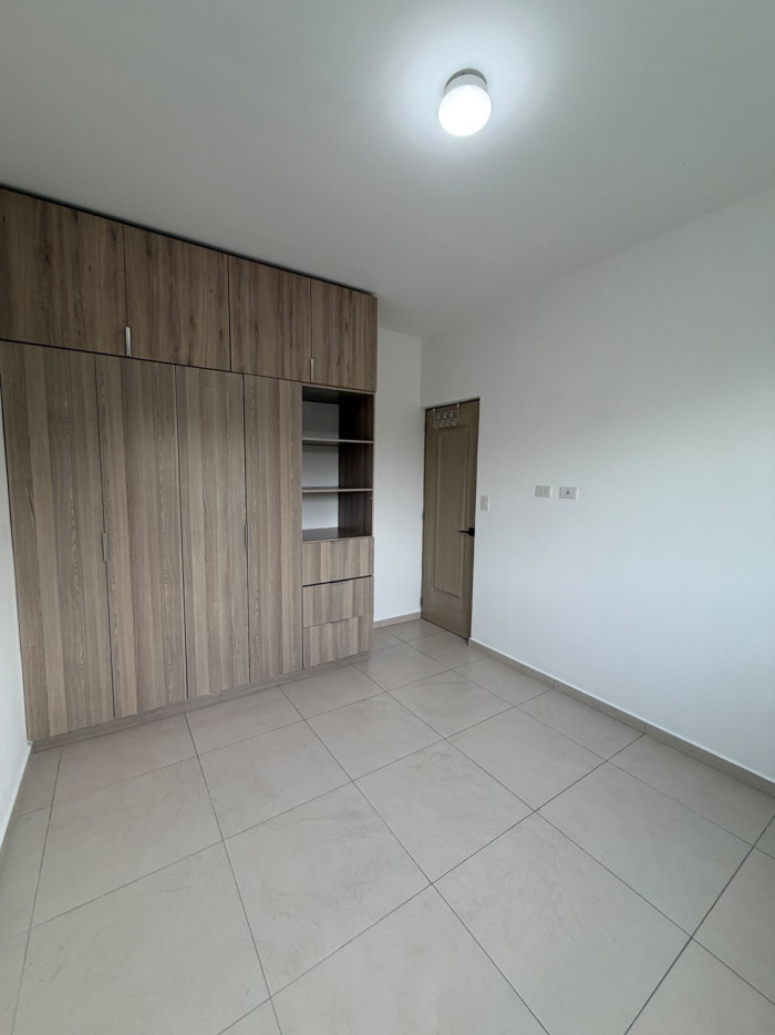 Casa con amplio jardín en alquiler Residencial Antibes - 12