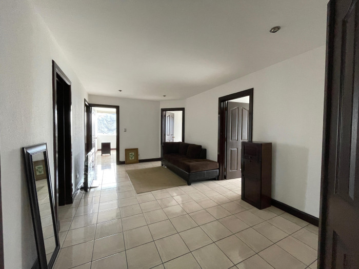 Plus Real Estate vende / renta apartamento en zona 14 — foto 3