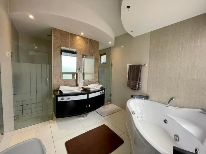 Casa grande en venta zona 16 la montaña - Miniatura 11