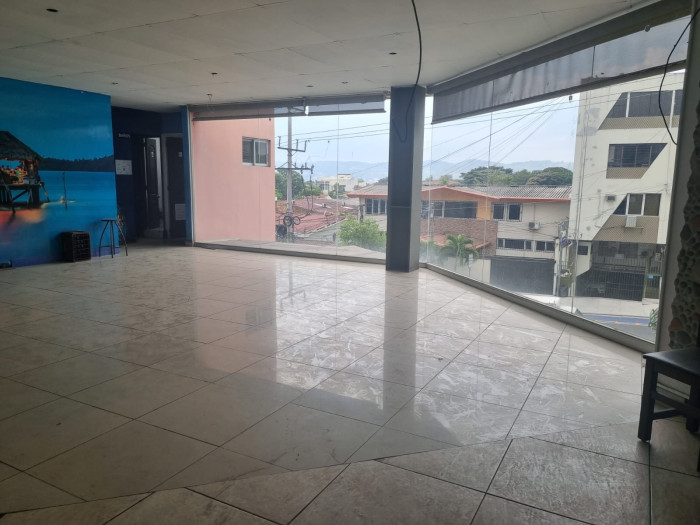 Local en alquiler 210 Metros en Plaza L'Albero - 1