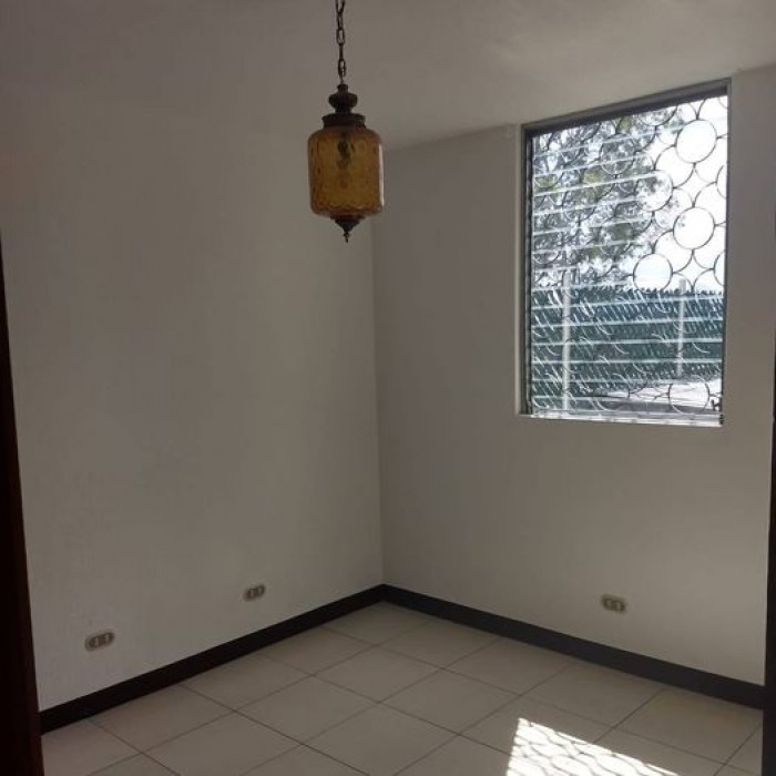 Venta de casa fuera de garita, Las Charcas, zona 11. - Miniatura 6