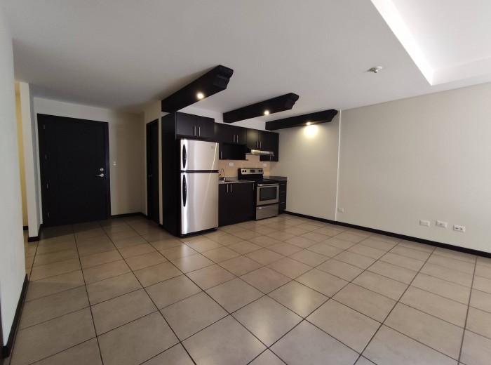 Vendo Apartamento de 89 Metros2 Torre Barcelona Zona 9 - Image 3