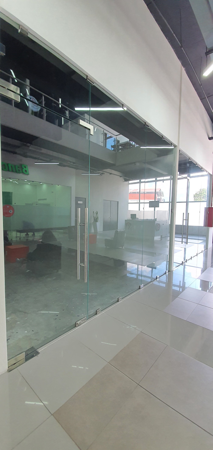 Renta local comercial en zona 7 Calzada San Juan - Miniatura 7