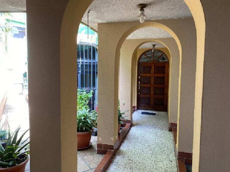 CASA EN VENTA EN COLONIA MARISCAL, ZONA 11