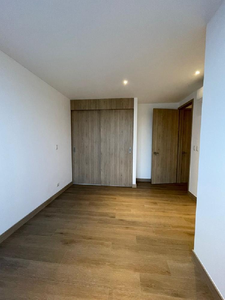 APARTAMENTO EN RENTA EN TRIVA, ZONA 15 — foto 4