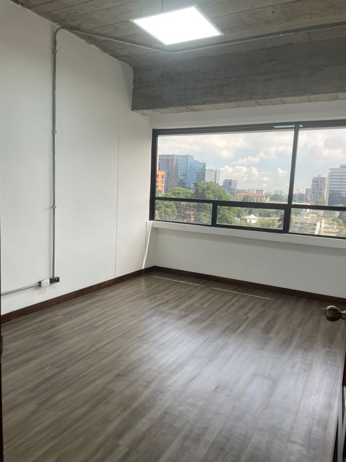 OFICINA EN RENTA, ZONA 10 — foto 2