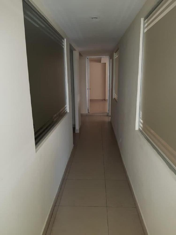 LOCAL COMERCIAL EN VENTA / RENTA EN ZONA 9 - 5