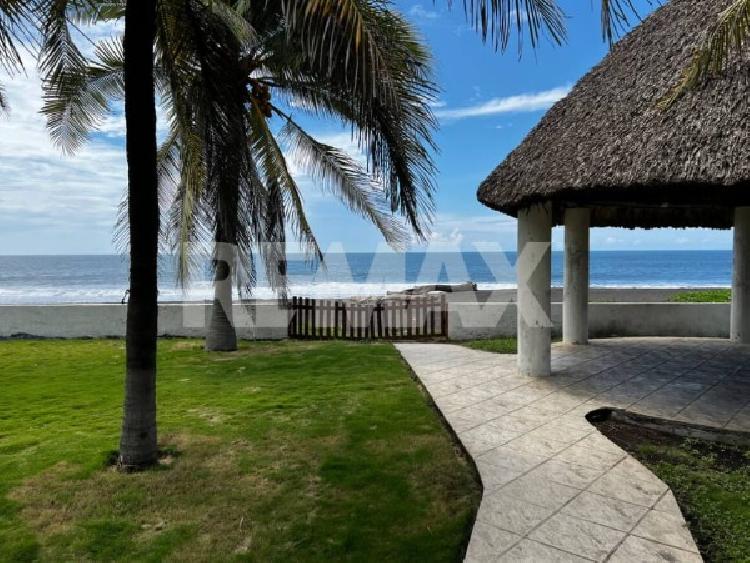 CASA FRENTE AL MAR EN VENTA — foto 2