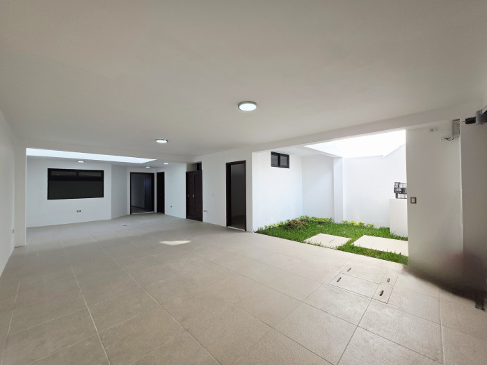 LUJOSA CASA NUEVA EN VENTA EN SAN CRISTOBAL Z8 MIXCO — foto 2