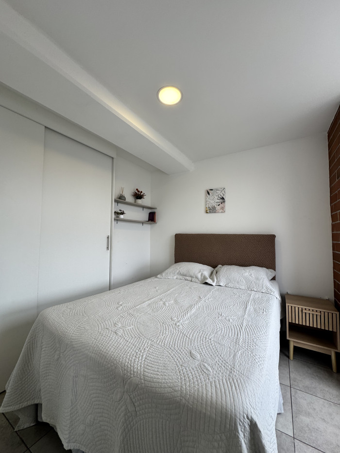 Apartamento Amueblado En Renta Zona 10 Fiamene - Image 2
