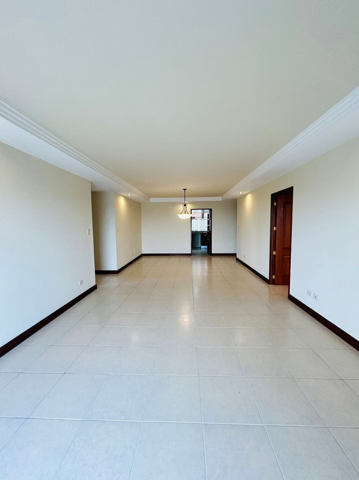 Apartamento de 3 habitaciones en renta en zona 10 — foto 2