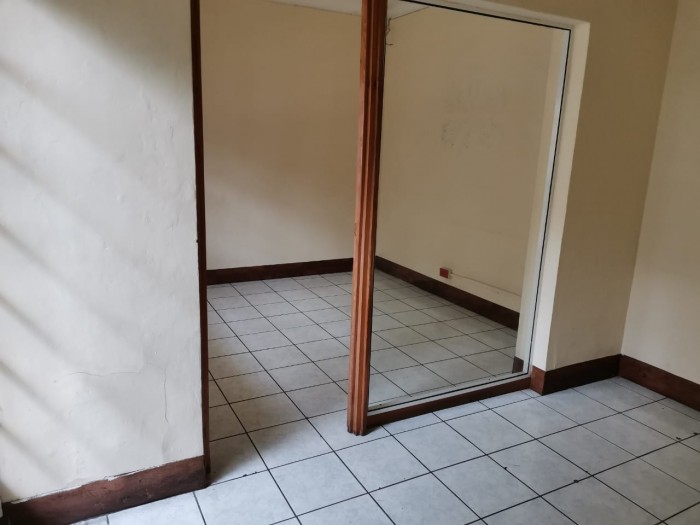 Plus Real Estate renta hermosa casa para oficina zona 10 — foto 6