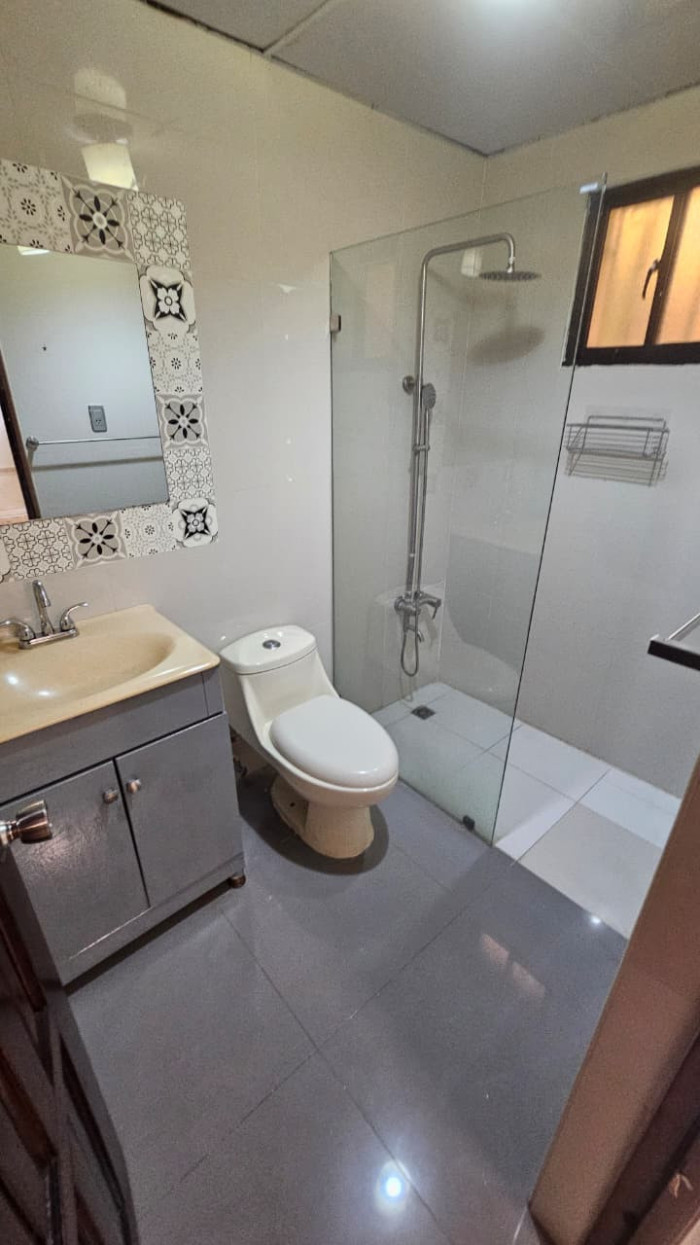APARTAMENTO EN ALQUILER EN LA CASTELLANA 1ER NIVEL — foto 9