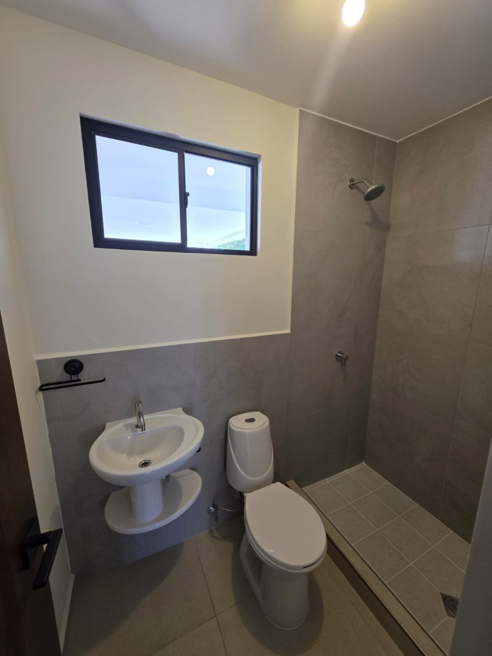 Casa a estrenar en alquiler en Residencial Antibes II - 11