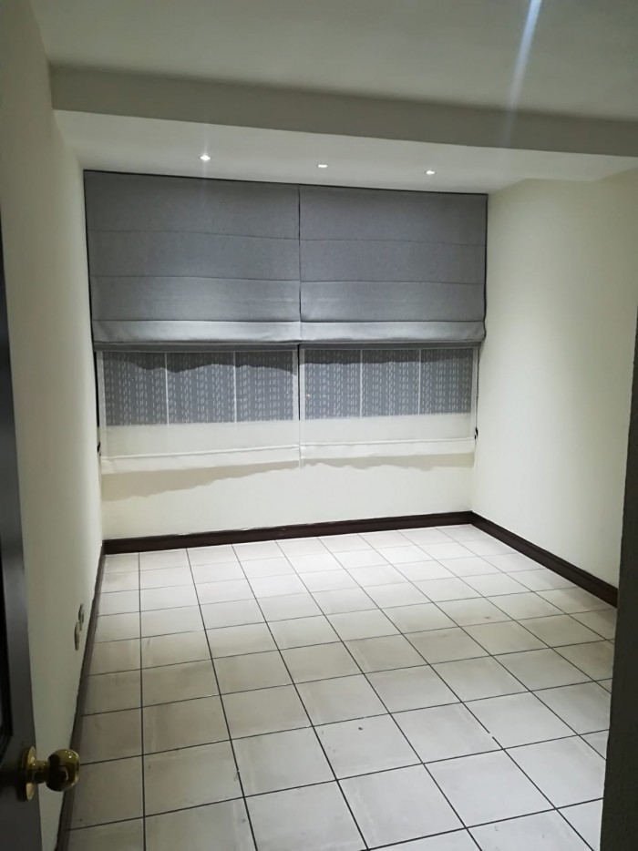 Apartamento amplio en alquiler, zona 14 -Pacifica Plaza - Image 4