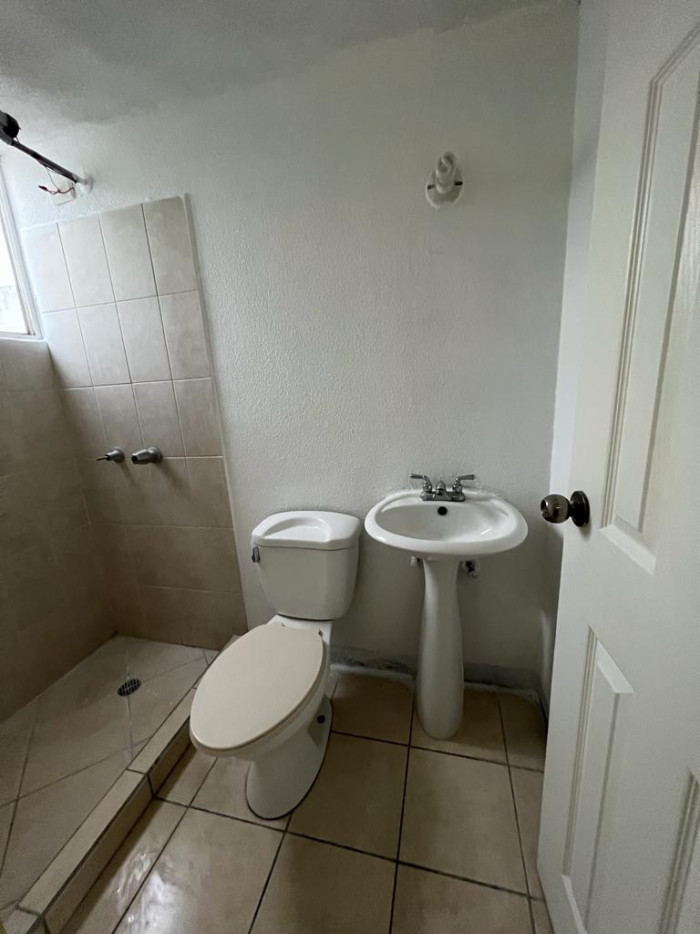 Casa En Venta En Alameda de Santa Clara Villa Nueva — foto 14
