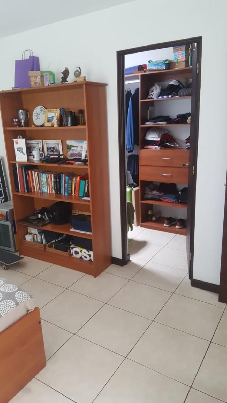 Venta de amplia casa en Rotondas de Kanajuyú zona 16. - Miniatura 17