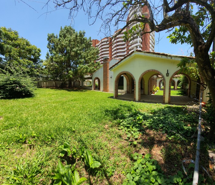 Casa en renta con uso suelo comercial zona 14 - Image 2