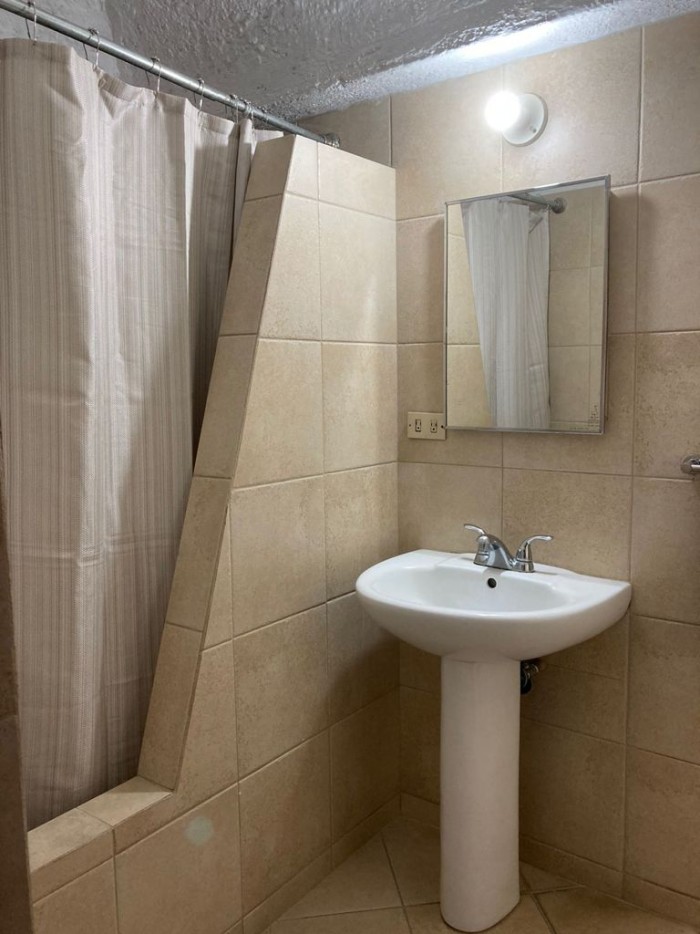Alquilo apartamento en Zona 15 — foto 5